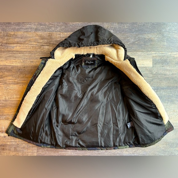 Vest - Picture 2 of 2